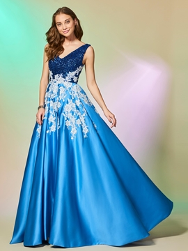 Rochie de seară albastră cu dantelă albă