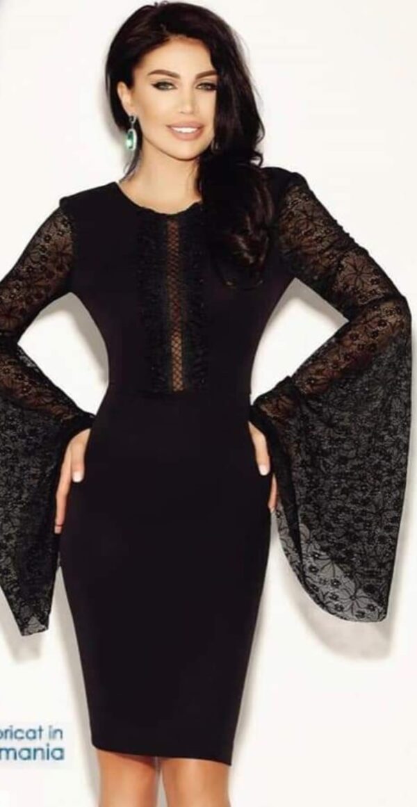 Rochie eleganță neagră cu mânecă evazată din dantelă